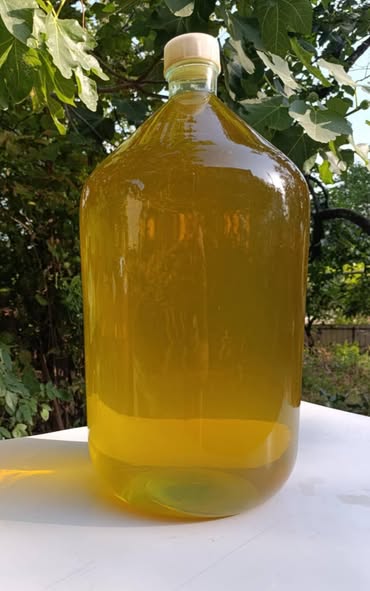 იყიდება საუკეთესო ყურძენი